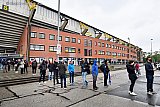 22-05-2021 Breda - Honderden NACfans staan uren in de rij die langer is dan de lengte van het stadion. - Fotokrant